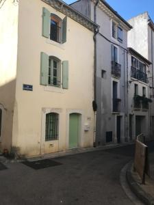 Appartements APPARTEMENT AVEC GARAGE CENTRE HISTORIQUE DE BEZIERS : photos des chambres