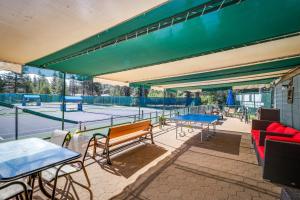 Tahoe Donner Tree House Retreat