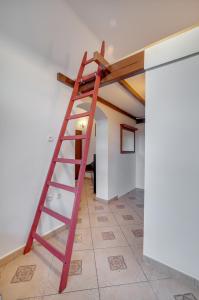 Nasze Kamienice Apartament Muzyczny z antresolą