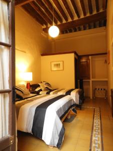 El Viejo Zaguan by Lunian