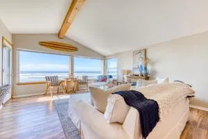 Salty Shore - روكواي بيتش