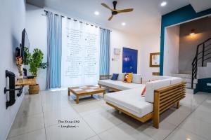 THE SNUG 232 5BR Premium Holiday Home
