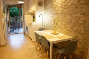 Cozy Studio in Central Glyfada - 格利法扎