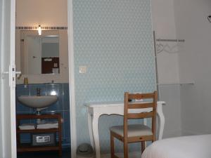 Hotels Hotel Les Alizes : photos des chambres