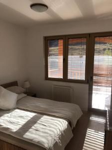 Newly refurbished spacious and cosy apartment St John