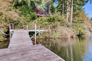 Rustic Retreat on Mercer Lake