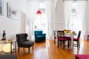 Downtown Augusta Apartment