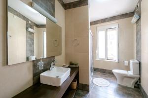 Home with Courtyard in Beating Heart of old Town!