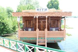 RITZ Houseboats