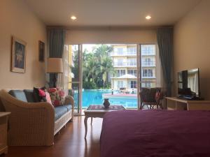 Seaside Apartment at Cha-Am