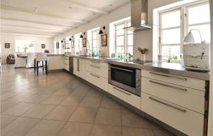 Seven-Bedroom Holiday Home In Orbak