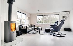 Three-Bedroom Holiday Home In Henne