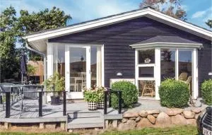 Two-Bedroom Holiday Home In Ronde - Følle