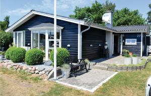 Two-Bedroom Holiday Home In Ronde