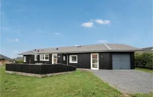 Three-Bedroom Holiday Home In Vinderup - Vinderup