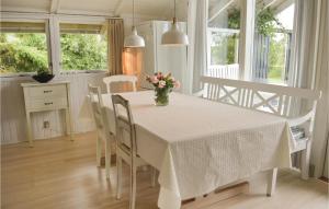 Gorgeous Home In Ringkøbing With Wifi