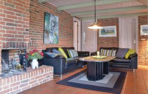 Awesome Home In Ringkøbing With Kitchen