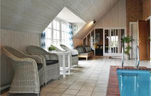 Awesome Home In Ringkøbing With Kitchen