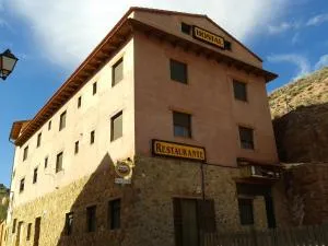 Hostal El Olmo - Arcos de las Salinas
