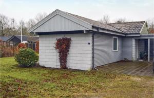 Three-Bedroom Holiday Home In Sunds