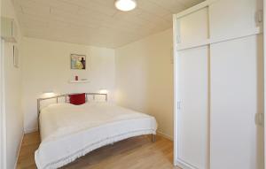 Three-Bedroom Holiday Home In Allinge