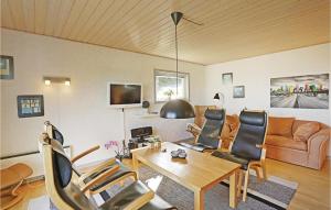 Three-Bedroom Holiday Home In Allinge