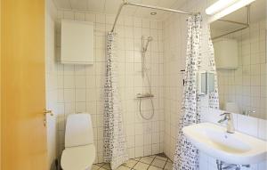 Three-Bedroom Holiday Home In Allinge