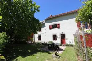 Lava Lodge - Saint-Julien-la-Geneste