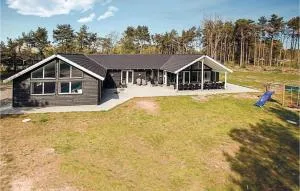 Holiday Home Nexø With Fireplace 04 - Bedegård