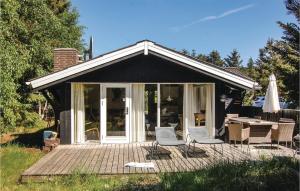 Three-Bedroom Holiday Home In Saltum