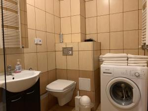 TwoTwo Airport apartments