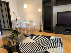 Modern 1BR flat in heart of Warsaw with parking