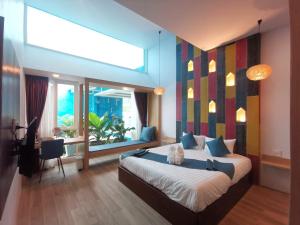 เดอะชาลี The Charlie