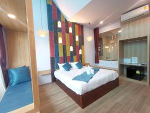 เดอะชาลี The Charlie