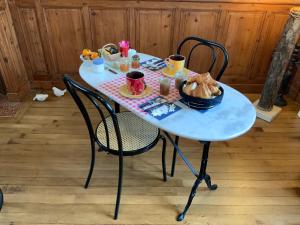 B&B / Chambres d'hotes VILLA CATHY Chambres d hotes : Chambre Double avec Salle de Bains Privative