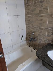 Cubbon Suites - 10 Minute walk to MG Road, MG Road Metro and Church Street