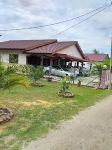 AMIMAS HOMESTAY - Badak Mati