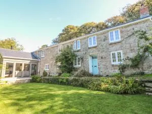 Ros Vale - Porthcurno