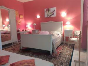 B&B / Chambres d'hotes Le Couvent en Bazois : Chambre Double Supérieure - Rubis