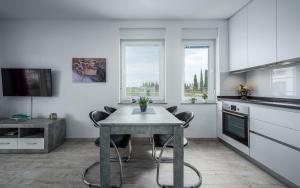 SOFIA house with apartment 