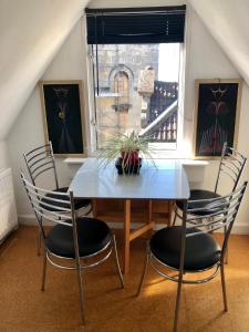 Skylight Loft Unique Flat In Gothic Victorian Villa Bath