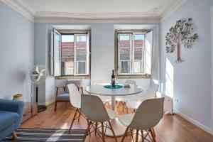 Elegant Riverview Apartment in Historical Lisbon