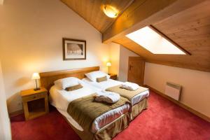 Huge Superior 4 Bedroom Apartment, Arc 1950, Les Arc, Spaciously Sleeps 8 to 10 over two floors, Ski In Ski Out