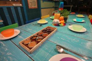 The Flying Pig Beach Hostel Age 18 to 40