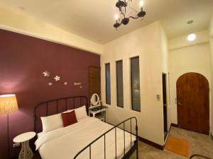 Phòng Deluxe Giường Đôi Có Ban Công (Deluxe Double Room with Balcony)