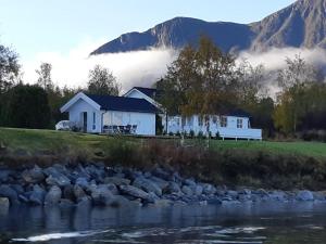 feriehus ved sjøen