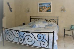 B&B / Chambres d'hotes LE MAS DES TARENTES Chambres d'hotes : photos des chambres