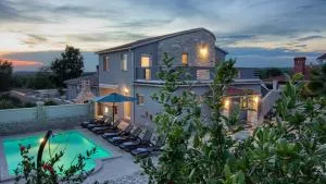 Charming villa Golubovo with pool near the beach - Krnjaloža