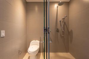 Classy 1 BR, Pool, Gym near Downtown Cartagena by Huespedia