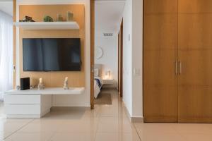 Classy 1 BR, Pool, Gym near Downtown Cartagena by Huespedia